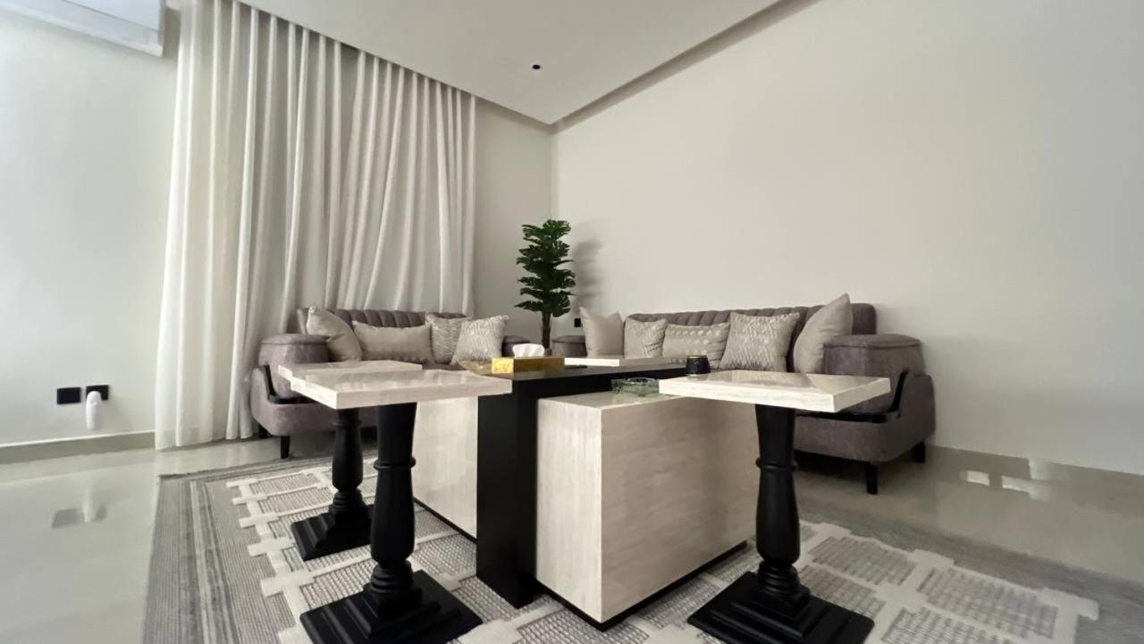 Apartment Two Bedrooms With Kafd View *