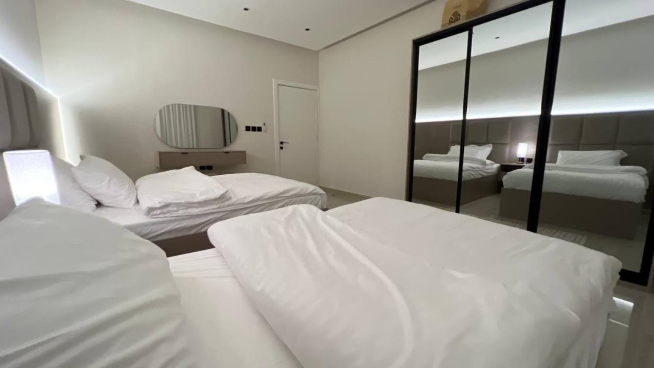 Apartment Two Bedrooms With Kafd View *